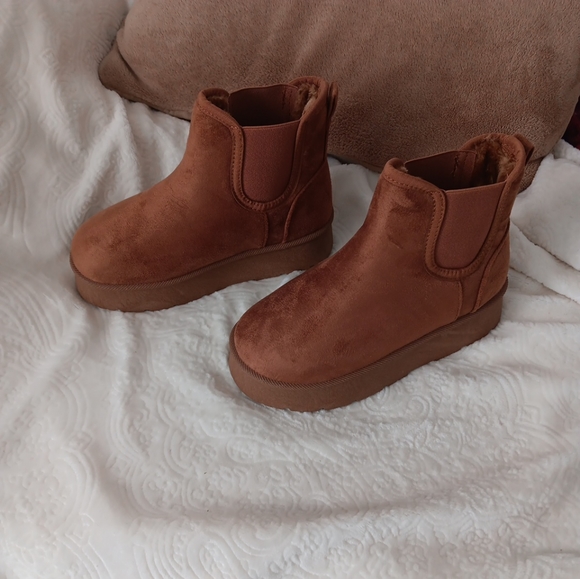 Platform booties - Picture 5 of 5